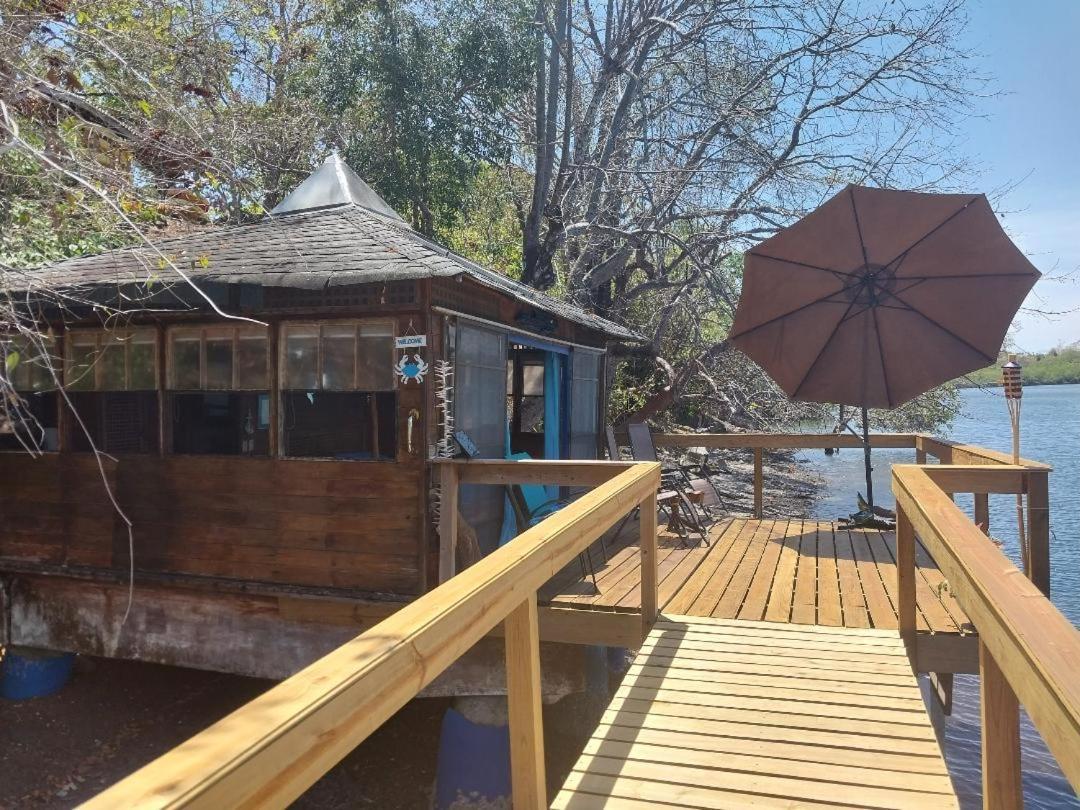 Beached Bungalow Overlooking The Pacific Ocean Boca Chica Exterior photo