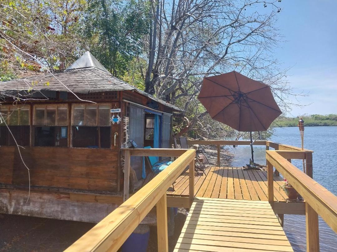 Beached Bungalow Overlooking The Pacific Ocean Boca Chica Exterior photo